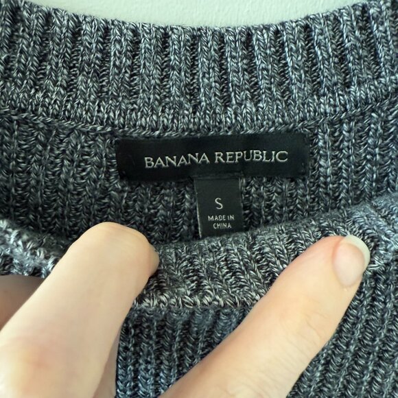 Banana Republic Knit Crop/Shorter Sweater w/ Back Slit, Medium Grey, size S - Picture 3 of 4